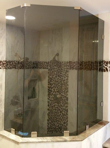 Paradise Glass and Mirror offers Fixed Panel Showers in Marco Island and Naples, FL