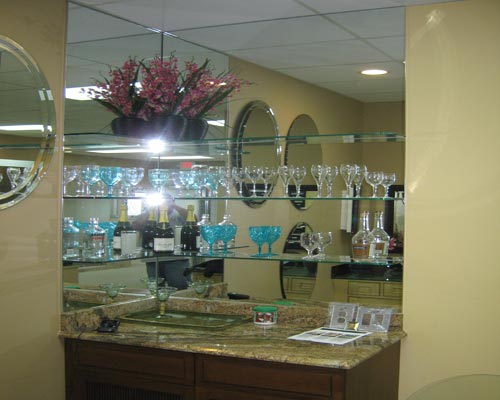Paradise Glass and Mirror offer Mirrored Wet Bars in Marco Island and Naples, FL