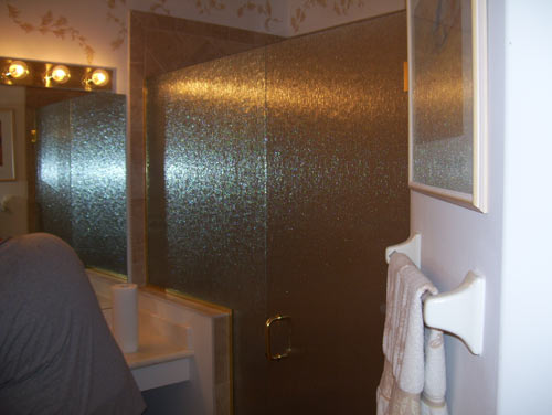 Paradise Glass and Mirror offers Door and Panel Showers in Port Royal, FL